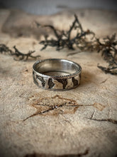 Load image into Gallery viewer, MonLuk
