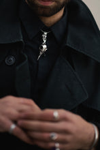 Load image into Gallery viewer, Skull necklace

